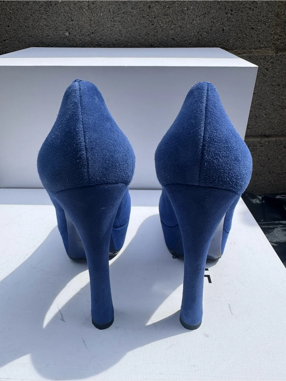Saint Laurent Cobalt Suede Pointed-Toe Pumps - Picture 3 of 7